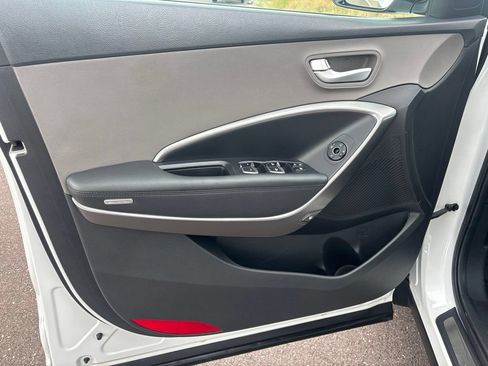 Used 2017 Hyundai Santa Fe Sport FWD image 11