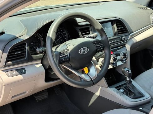 Used 2019 Hyundai Elantra SEL FWD image 17
