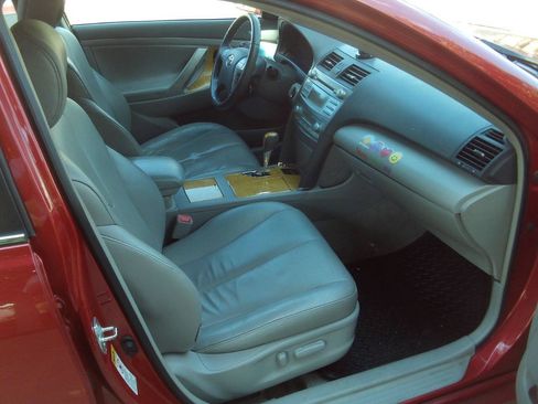 Used 2007 Toyota Camry XLE FWD image 16