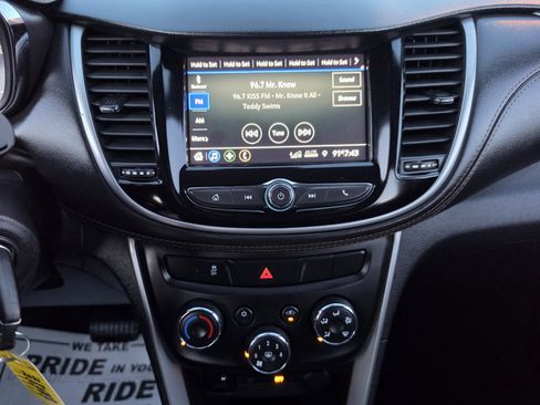 Used 2022 Chevrolet Trax LS w/ Tint and Cruise Package FWD image 28