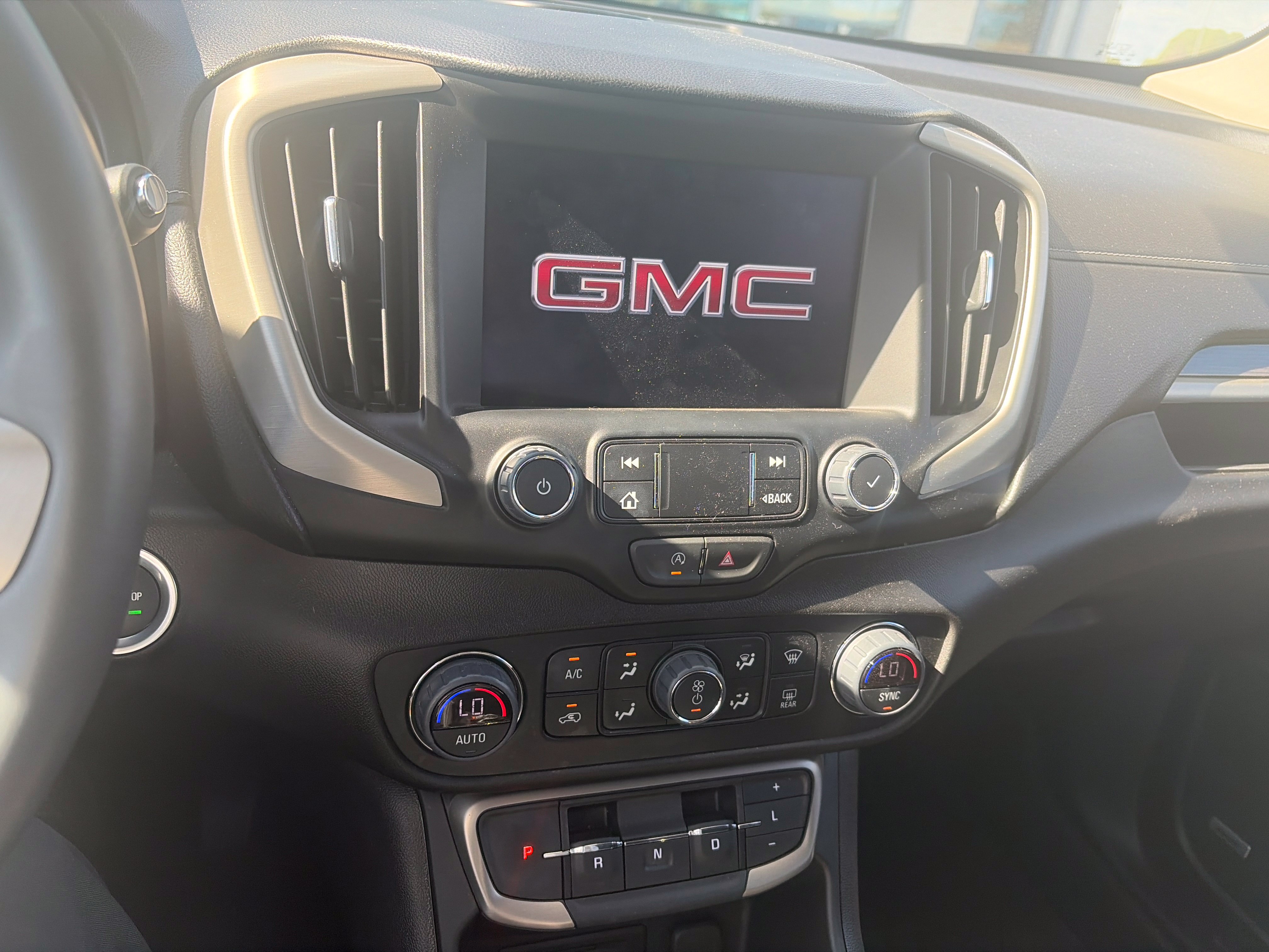 Used 2024 GMC Terrain Denali w/ Denali Premium Package AWD/4WD image 20