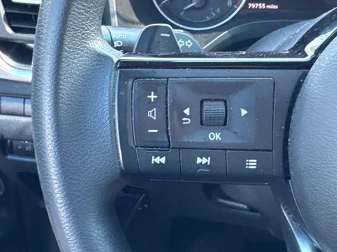 Used 2023 Nissan Rogue SV AWD/4WD image 17