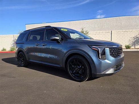 Used 2025 Kia Carnival SX w/ SX Dark Edition Package image 2