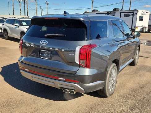 Used 2023 Hyundai Palisade SEL image 4