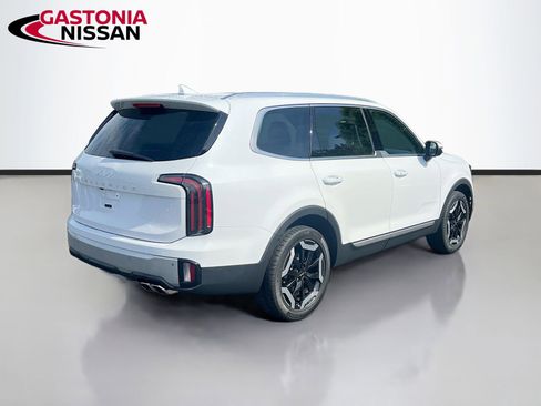 Used 2023 Kia Telluride EX w/ EX Captain's Chair Package FWD image 9