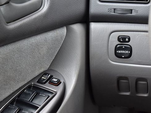 Used 2010 Toyota Sienna CE FWD image 30