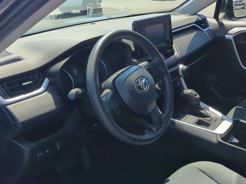 Used 2021 Toyota RAV4 LE AWD/4WD image 10