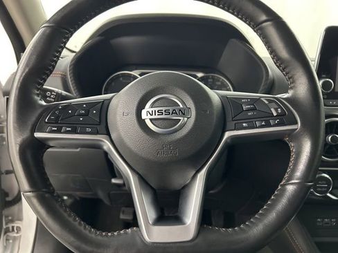 Used 2022 Nissan Sentra SR w/ SR Premium Package FWD image 8