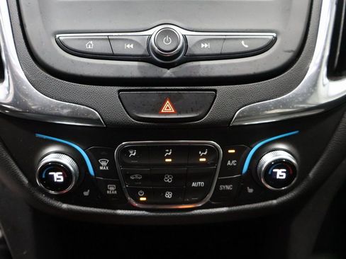 Used 2020 Chevrolet Equinox LT image 35