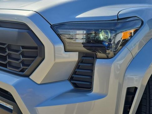 Used 2025 Toyota Tacoma TRD Sport w/ TRD Sport Upgrade Package AWD/4WD image 33