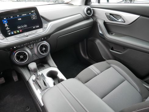 Certified 2025 Chevrolet Blazer LT w/ Convenience Package image 11