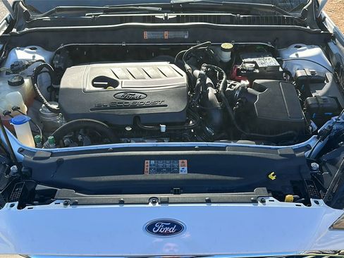 Used 2017 Ford Fusion SE w/ Fusion SE Technology Package image 11