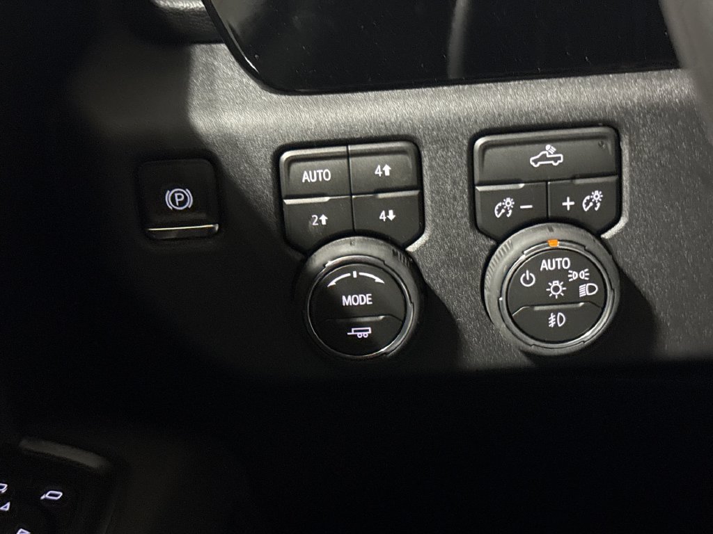 New 2026 Chevrolet Silverado 1500 RST w/ Z71 Off-Road Package AWD/4WD image 19