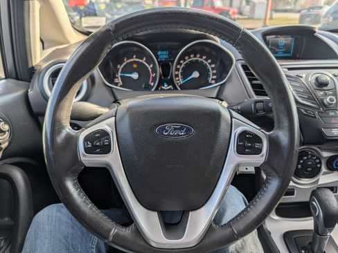 Used 2015 Ford Fiesta SE image 13