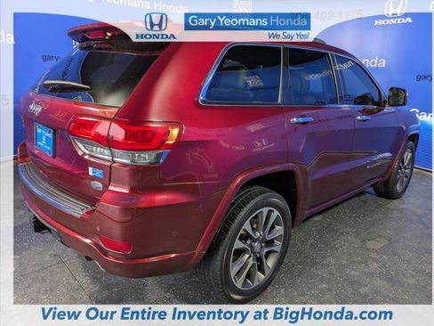 Used 2017 Jeep Grand Cherokee Overland w/ Jeep Active Safety Group image 4