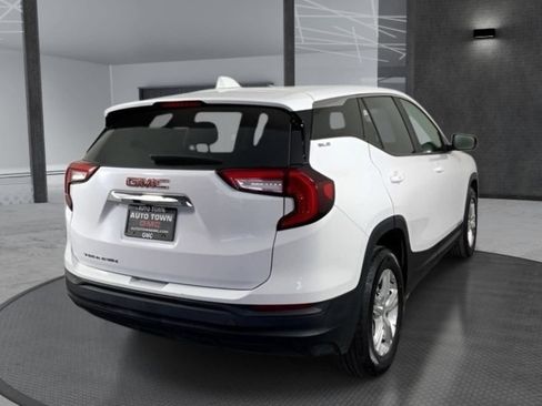 Used 2024 GMC Terrain SLE FWD image 3