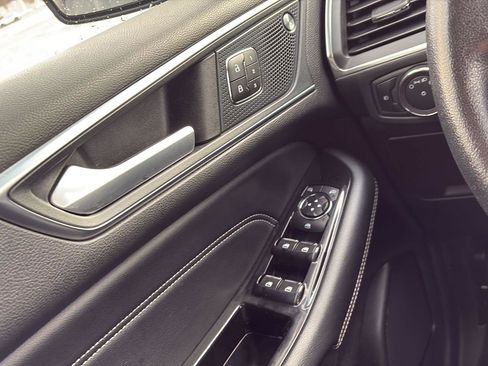Used 2019 Ford Edge Titanium image 15