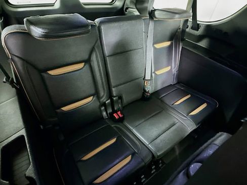 Used 2023 GMC Yukon XL AT4 image 29