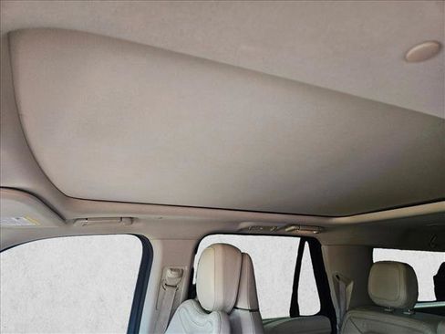 Used 2021 Lincoln Navigator L Reserve AWD/4WD image 17