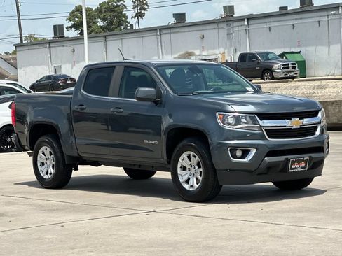 Used 2017 Chevrolet Colorado LT w/ LT Convenience Package RWD image 8