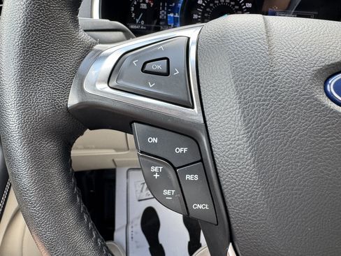 Used 2021 Ford Edge Titanium AWD/4WD image 12