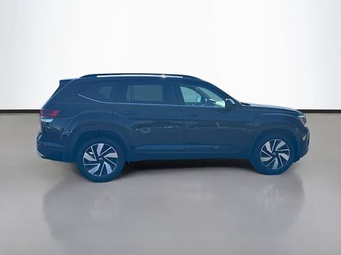 Used 2025 Volkswagen Atlas SE AWD/4WD image 10