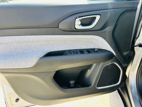 Used 2022 Jeep Compass Latitude image 8