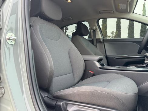 Used 2025 Kia K4 LXS image 19