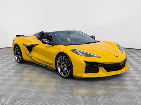 Used 2025 Chevrolet Corvette Z06 w/ Stealth Interior Trim Package RWD image 7
