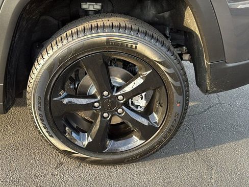 New 2025 Jeep Grand Cherokee Limited w/ Luxury Tech Group II image 6