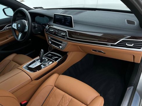 Certified 2022 BMW 740i xDrive w/ M Sport Package image 13