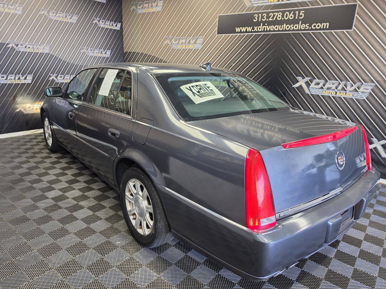 Used 2011 Cadillac DTS FWD image 9