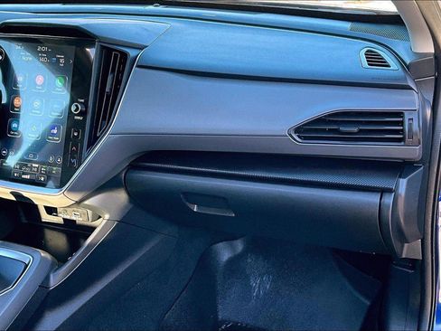 Used 2024 Subaru Crosstrek 2.0i Premium image 17