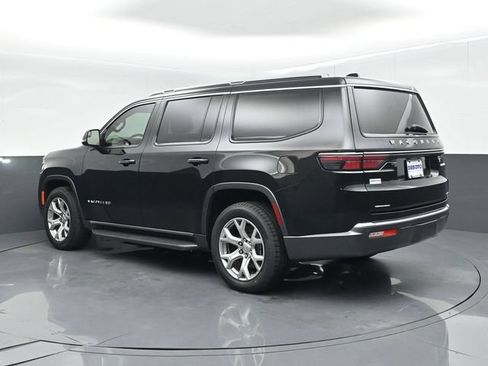Used 2022 Jeep Wagoneer Series II AWD/4WD image 6