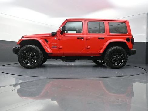 Used 2024 Jeep Wrangler Unlimited Sahara AWD/4WD image 33