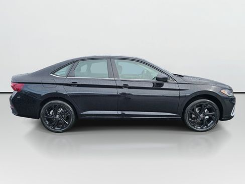 New 2026 Volkswagen Jetta SE FWD image 2