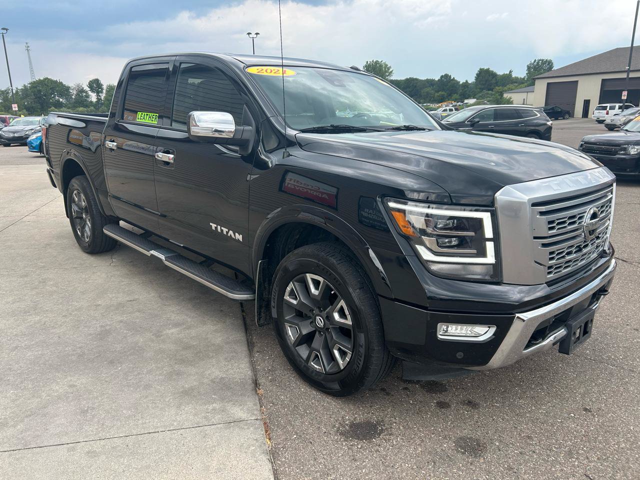 Used 2021 Nissan Titan Platinum Reserve w/ Moonroof Package AWD/4WD image 3