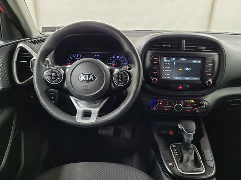 Used 2020 Kia Soul LX FWD image 22