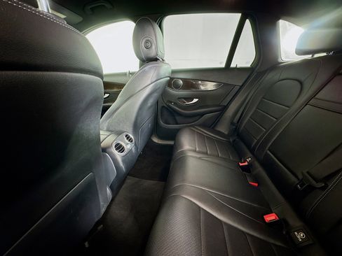 Used 2020 Mercedes-Benz GLC 300 image 23