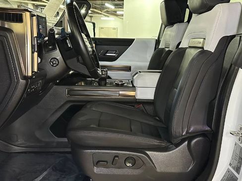 Used 2025 GMC Hummer EV 2X w/ LPO, Dark Essentials Package AWD/4WD image 21