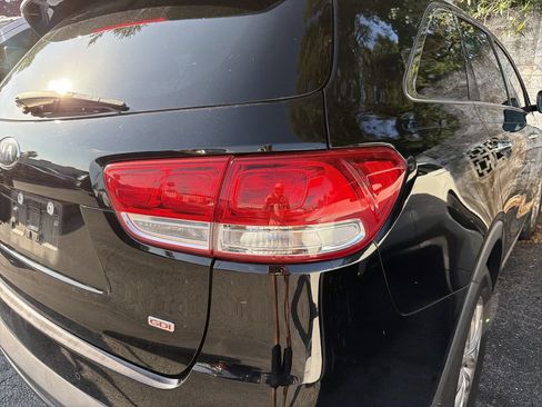 Used 2017 Kia Sorento FWD w/ LX Convenience Package image 10