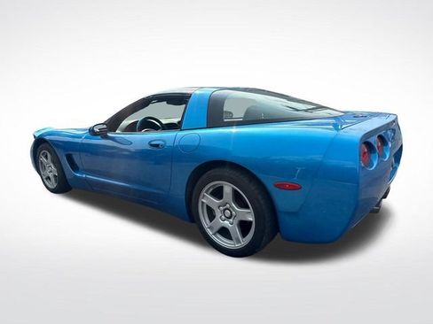 Used 1998 Chevrolet Corvette Coupe RWD image 3