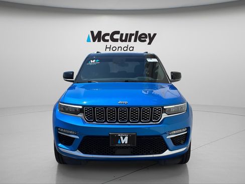 Used 2024 Jeep Grand Cherokee Summit AWD/4WD image 9