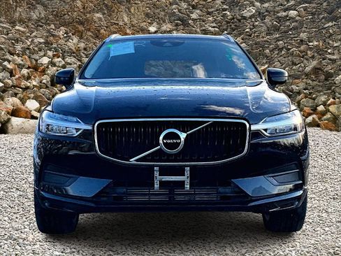 Used 2019 Volvo XC60 T5 Momentum w/ Multimedia Package image 3
