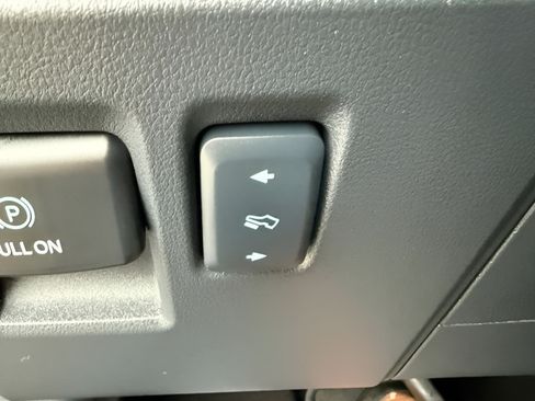 Used 2024 Ford F150 Lariat AWD/4WD image 25
