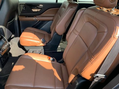 Used 2020 Lincoln Aviator Reserve w/ Elements Package Plus AWD/4WD image 18