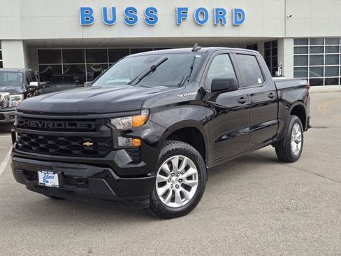 Used 2023 Chevrolet Silverado 1500 Custom image 1