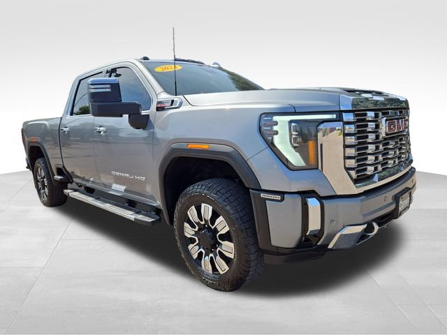 Used 2024 GMC Sierra 3500 Denali w/ Denali Reserve Package AWD/4WD image 1