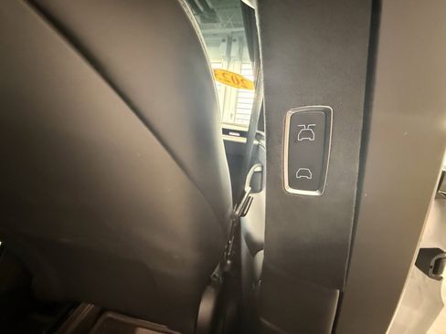 Used 2023 Tesla Model X image 22
