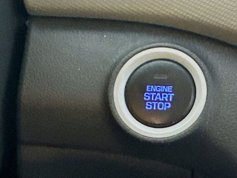 Used 2017 Hyundai Ioniq SEL image 18